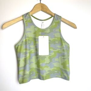 Fabletics Girls Ultra Light Workout Crop Top, Racerback Camo 14/16